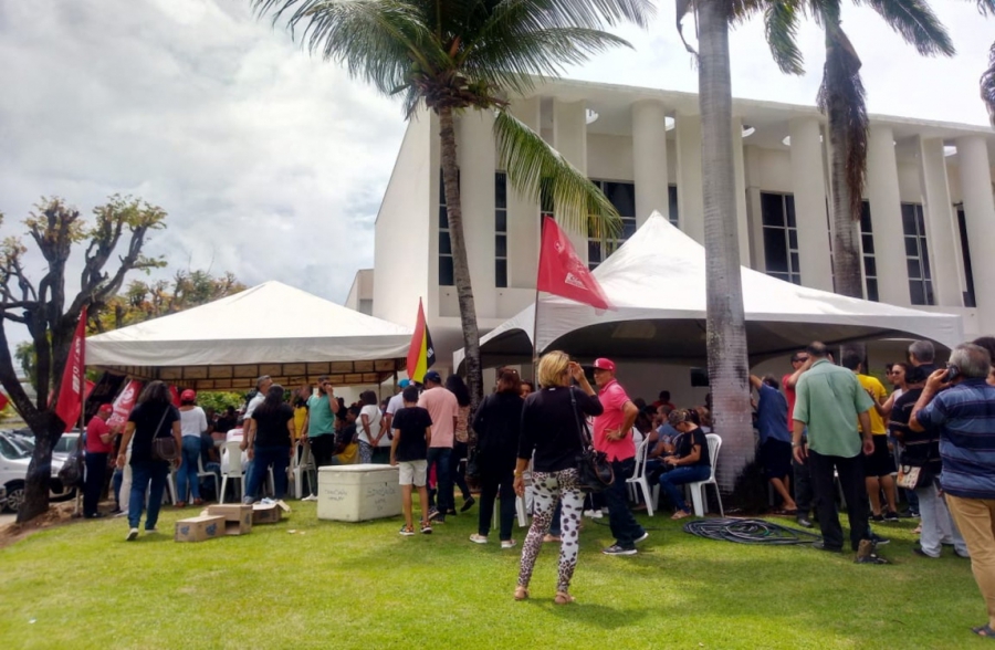 Servidores da Saúde do RN iniciam greve por tempo indeterminado