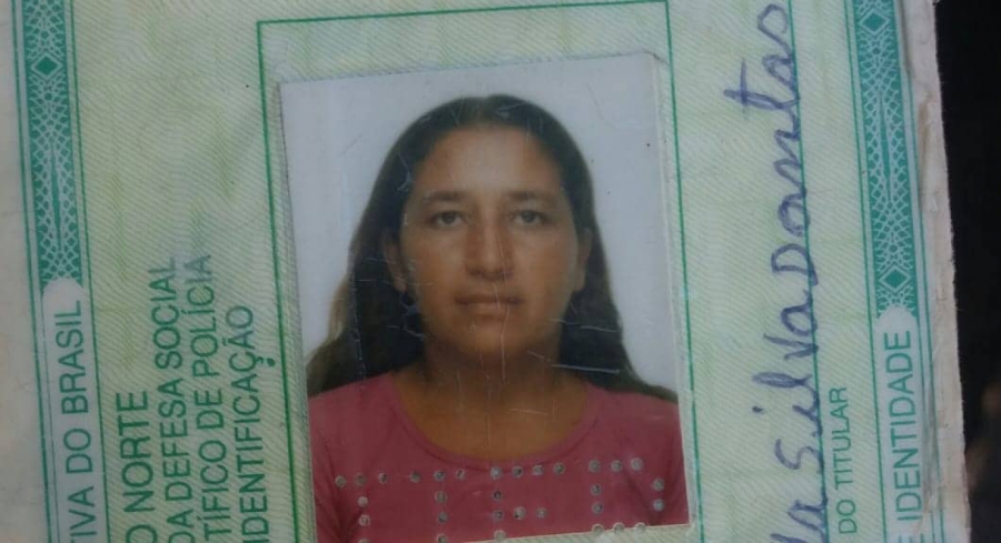 Mulher morre após ser atropelada por caminhão na Avenida Rio Branco