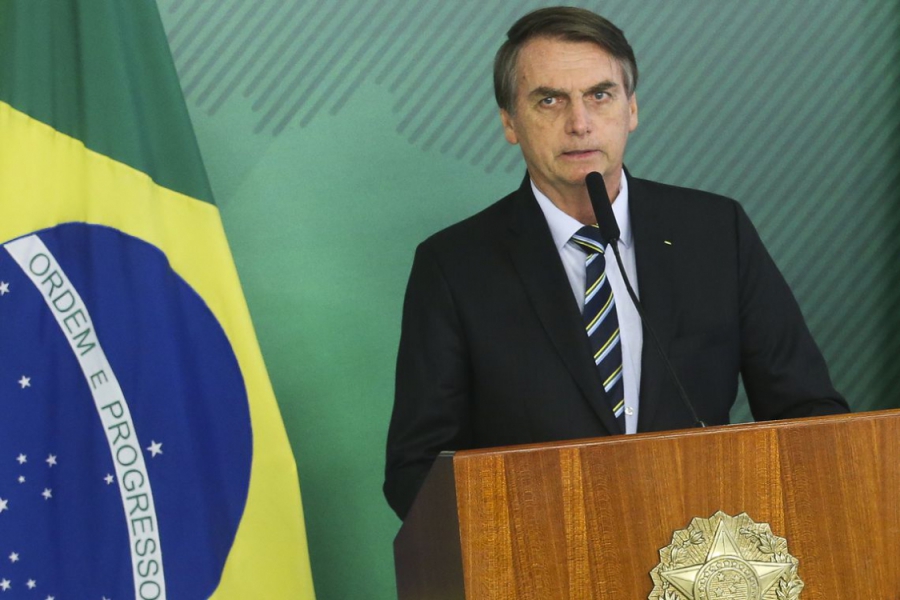 Bolsonaro diz que fim de visto para turistas beneficiará economia