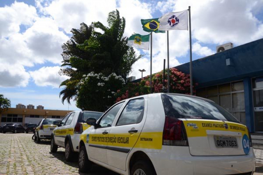 Após notificação judicial, DETRAN suspende taxa dos Bombeiros