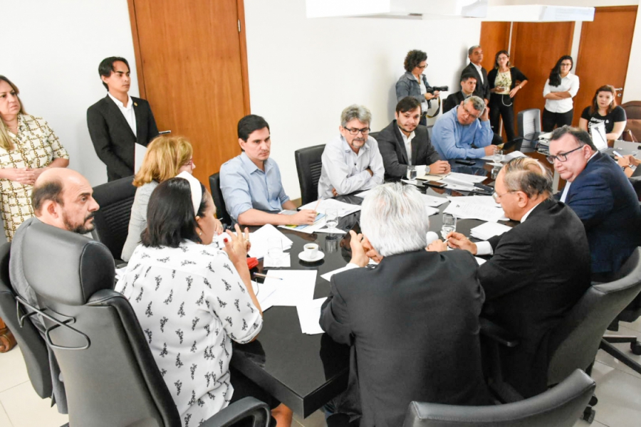 Fátima solicita R$ 212,8 milhões a Bolsonaro para custeio da Saúde
